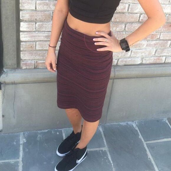 Lululemon Tube And From Skirt Size 10 - Picture 1 of 10